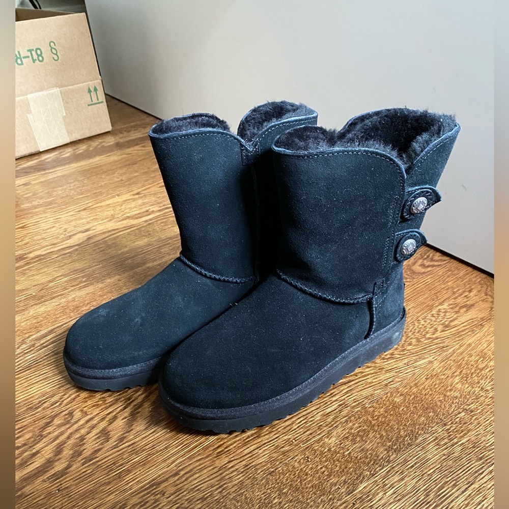 UGG Boots Black W6 NWOT